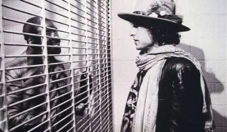 Dylan visita o "Hurricane" na prisão