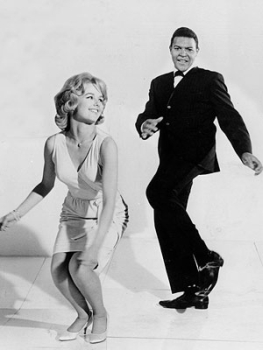 Chubby Checker, principal nome do curto período, dançando Twist