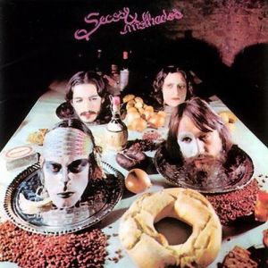 O excelente álbum homônimo de estreia dos Secos & Molhados é de 1973.