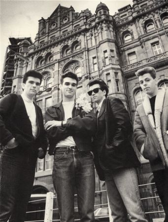 The-Queen-is-Dead_01