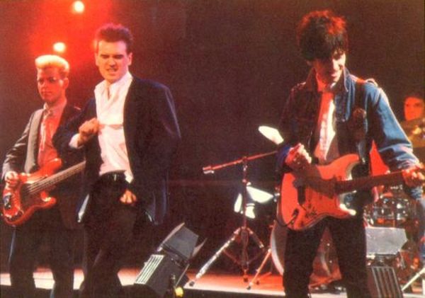 The-Queen-is-Dead_04