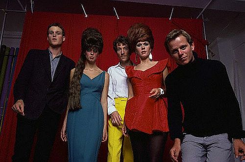 1980 --- Kate Pierson, Fred Schneider, Keith Strickland, Cindy Wilson and Ricky Wilson of The B-52s. --- Image by © Lynn Goldsmith/CORBIS