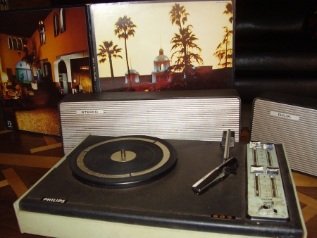 Vitrola Philips (Estéreo)