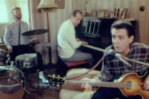 Registro histórico: Ringo Starr, George Martin e Paul McCartney.